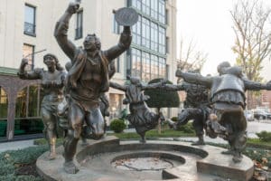 Sculpture of Berikaoba dancers / Tbilisi / Georgia