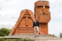 Wij zijn onze bergen monument / Stepanakert / Nagorno-Karabach