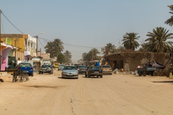Ook de straten in Nouakchott liggen vol met zand, dat spul ligt echt overal.