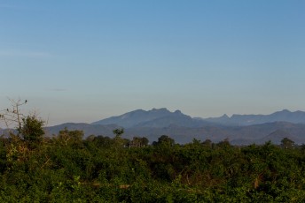Weer vroeg op voor een bezoek aan het Uda Walawe nationaal park, met uitzicht op de hoogste berg van Sri Lanka