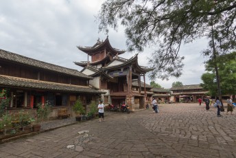 Het centrale plein in Shaxi.