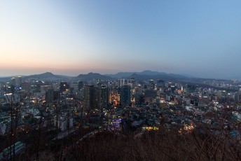 Uitzicht over Seoul vanaf de berg Namsan.