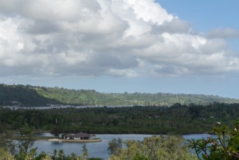 Aan de andere kant van Port Vila ligt deze lagune.