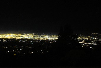 San José by night.