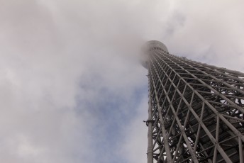 de volgende dag bracht ik een bezoekje aan de tokio sky tree, de hoogste communicatietoren van de wereld