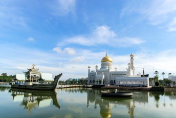 Brunei mensen, dit is de Omar Ali Saifuddien moskee