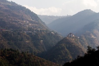 Trashigang met zijn dzong.