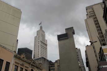 Het BANESPA gebouw, een slechte kopie van Empire State Building.
