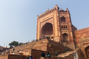 Keizer Akbar had besloten om de hoofdstad te verplaatsen van Agra naar Sikri.