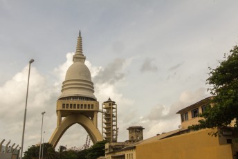 de Sambodhi Chaitiya pagoda in het oude fort van Colombo
