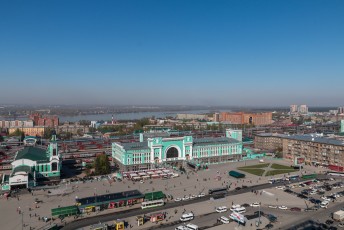 We gingen niet met de trein, maar de volgende stop was wel het stationsplein van Novosibirsk.