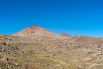 Potosí met links de Cerro Rico.