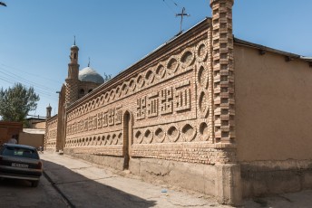 Deze moskee bijv. ook, incl. teksten in de gevel in baksteenschrift.