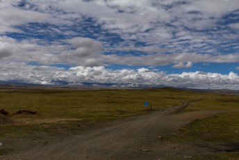 Vanuit Lhasa reden we over het Tibetaanse plateau naar het noorden.
