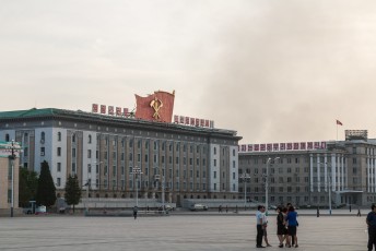 Op dit gebouw, het ministerie van buitenlandse handel, prijkten vroeger de foto's van Karl Marx en Lenin.