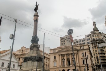 Deze obelisk om de stichters van de stad te eren staat, heel toepasselijk, op de plek waar São Paulo is gesticht.