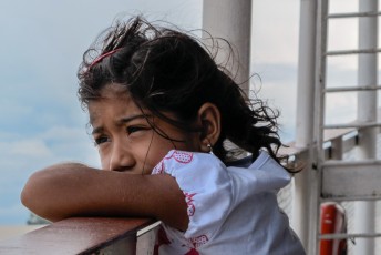 Dit braziliaanse meisje in diepe gedachten verzonken zat ook op de boot.