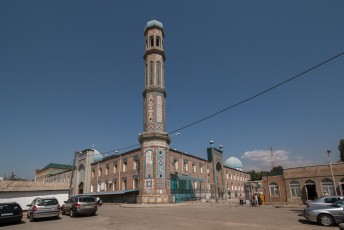 Om de tijd te doden namen we maar eens een kijkje bij deze moskee.