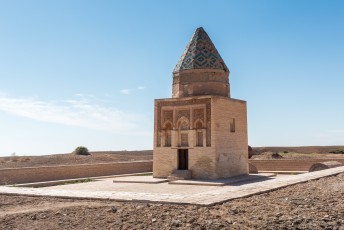 Dit is het oudste gebouw ter plekke, het Il-Arslan Mausoleum, de eerste met dit ontwerp ter wereld!