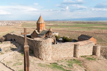 Armenië werd in het jaar 301 als eerste land ter wereld tot christelijke natie verklaard. Maar dit geheel terzijde.