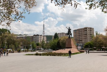 Mijn laatste rondje door Jerevan, eerst langs het standbeeld van Vardan Mamikonyan een militair uit de 5de eeuw.