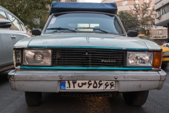 De paykan is een brits model auto dat als bouwpakket naar Iran werd gestuurd. Kostte ongeveer 5000 euro, levensduur met gemak 15 jaar.