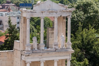 Gebouwd door keizer Trajanus toen de stad nog Philippopolis heette. Capaciteit 7000 man en elke wijk had zijn eigen sectie op de tribune.