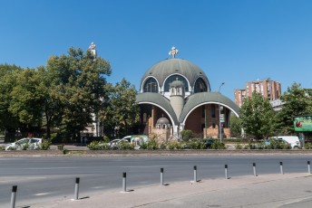 Ik heb al heel wat kerken gezien, maar het ontwerp van deze Sint Clement van Ohrid was toch weer nieuw voor me.