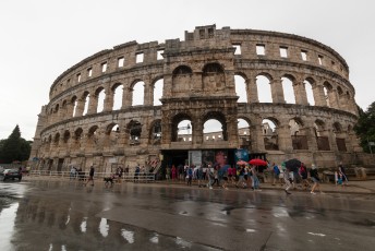 Lange tijd was Pula onderdeel van Italië, de Romeinen bouwden o.a. dit kollosale amfitheater.