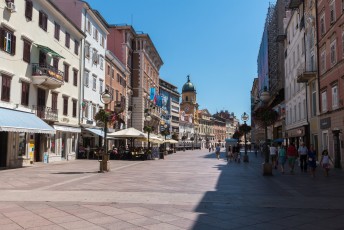 Het is de derde stad van Kroatië na Zagreb en Split.