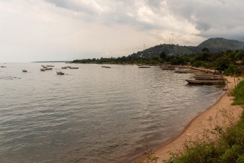 We passeerden talloze vissersdorpjes op weg naar Bujumbura.