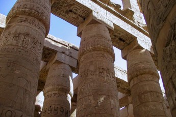 Vervolgens kom je in de Great Hypostyle Hall, waar meerdere farao's aan gebouwd hebben.