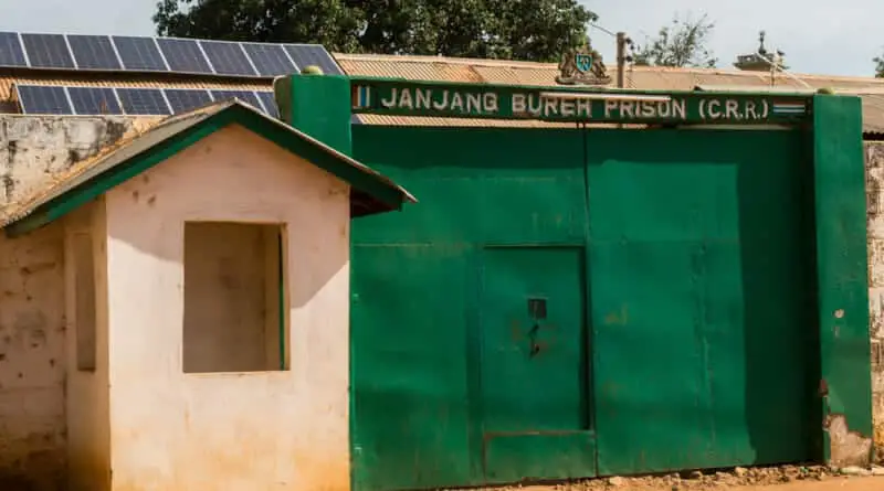 Een Gambiaanse gevangenis waar je 100 procent controle over je rectum verliest. https://www.edvervanzijnbed.nl/